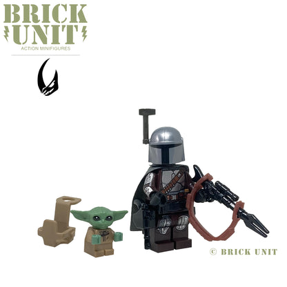 The Mandalorian and Baby Yoda minifigure set